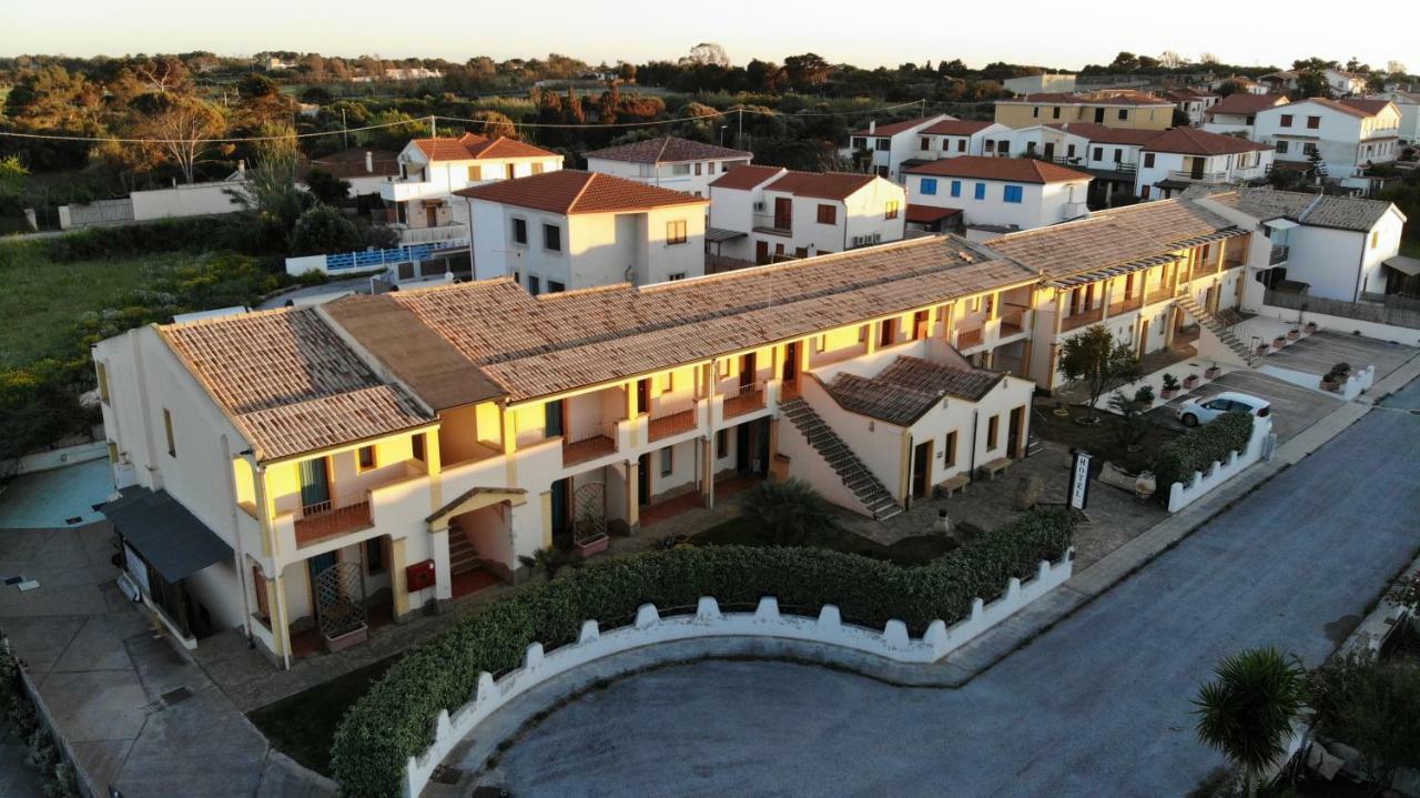 Hotel Le Sabbie Calasetta Exterior photo